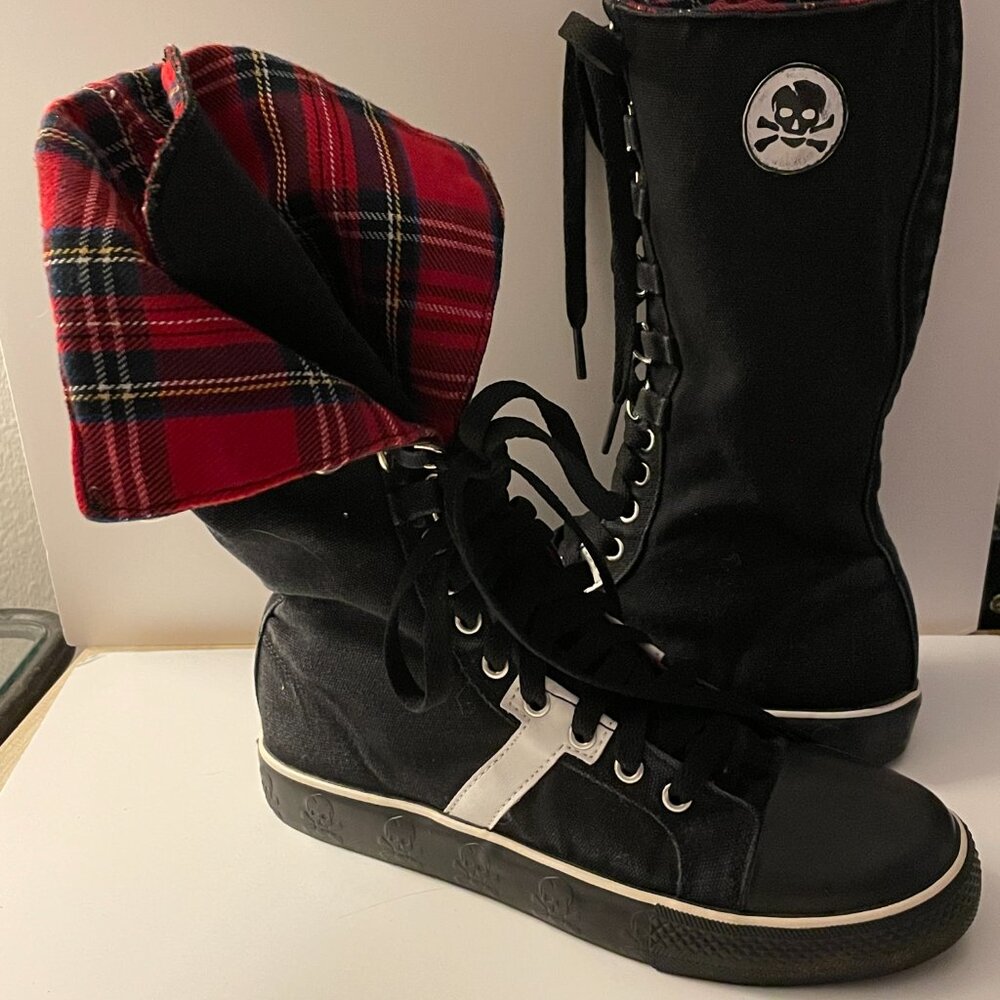 TUK Calf High Foldover Black Sneaker with Tartan Plaid Foldover Size 7- RARE